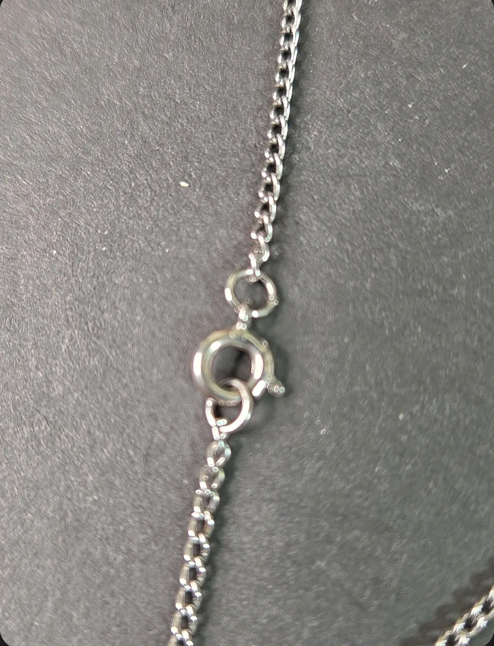 Oddly Darling Vintage silver-tone necklace chain featuring a secure spring-ring clasp closure.