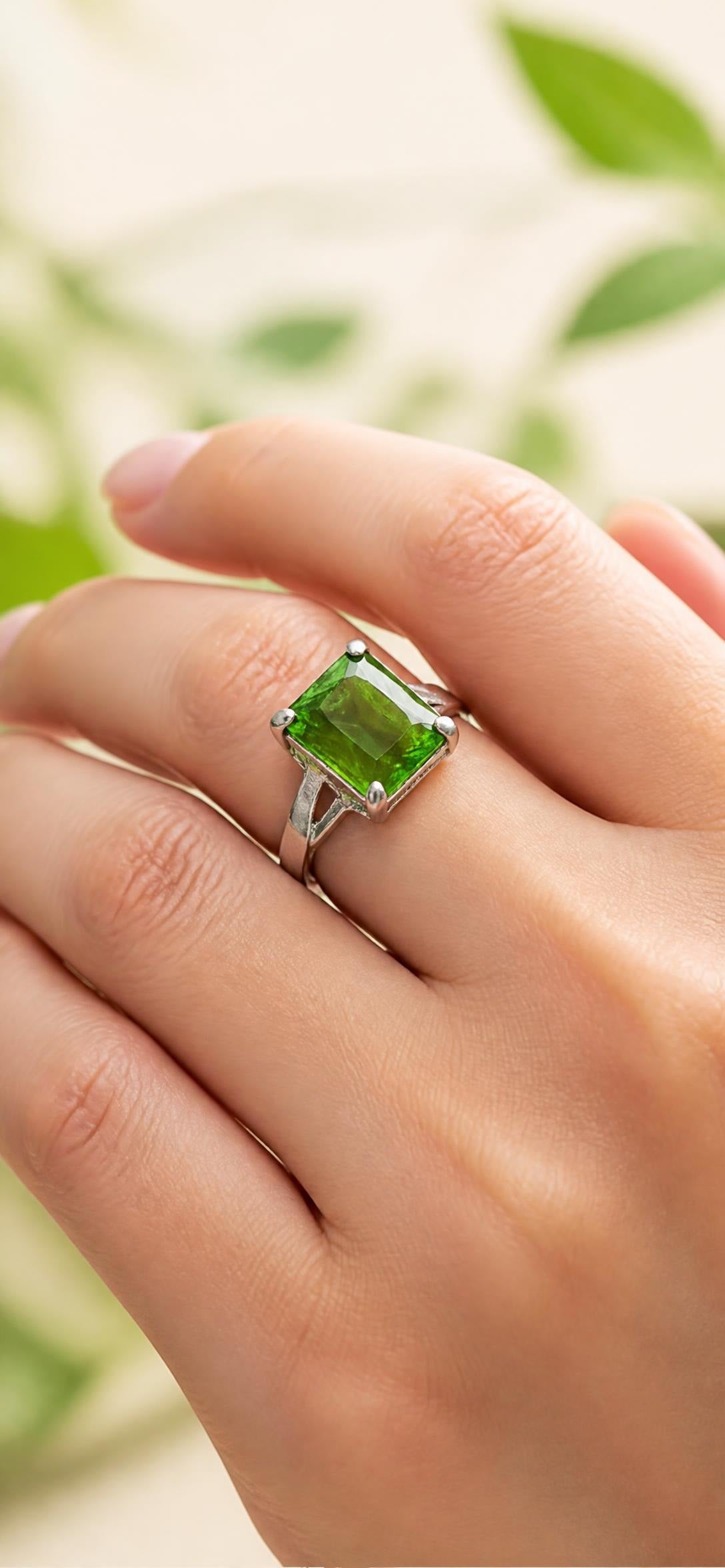 Oddly Darling Vintage Green glass rhinestone cocktail ring
