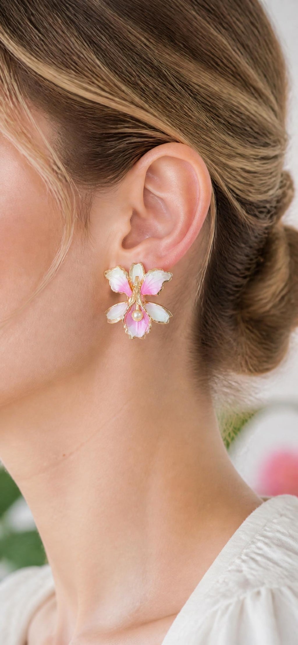 Oddly Darling Vintage 1950s gold-tone enamel flower screw-back earrings