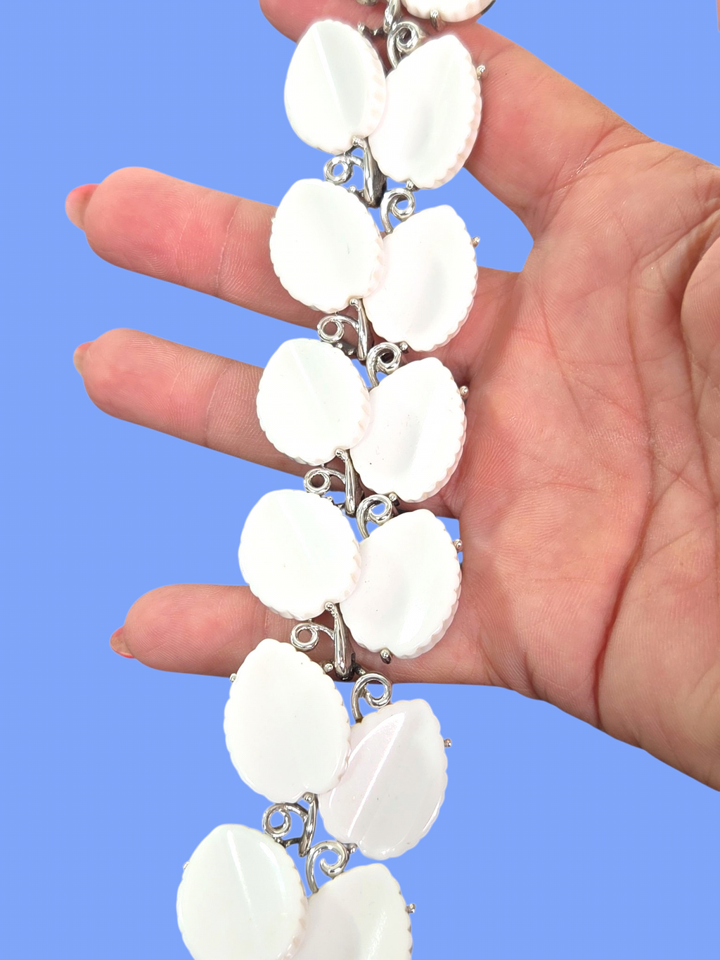 Vintage Lisner White Thermoset Leaf Bracelet | Silver Tone Double Leaf Links | Signed Lisner | Mid-Century | 7.5" | Yellowed Glue